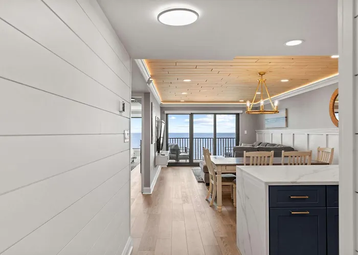 Ultra Luxe Direct Oceanfront Escape - Marigot 1004 Ferienhaus *