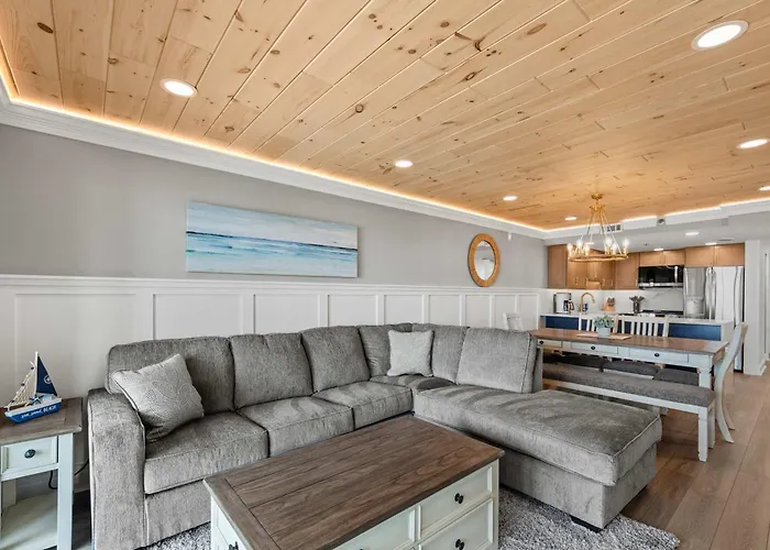 Ultra Luxe Direct Oceanfront Escape - Marigot 1004 Ferienhaus *